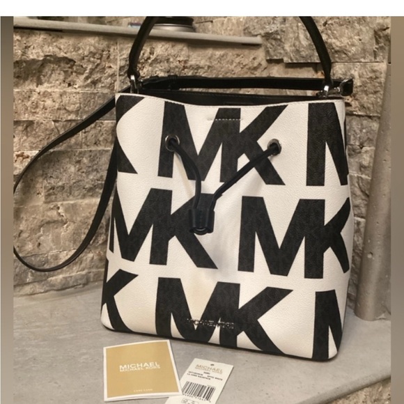 Michael Kors Monochrome MK Bucket Bag - Picture 1 of 2